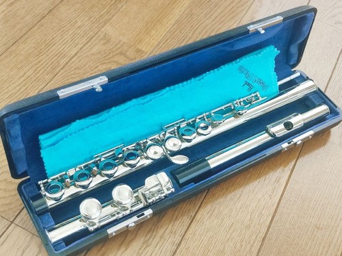 Pearl NC-330EN Flute Used With Case Cleaning Rod