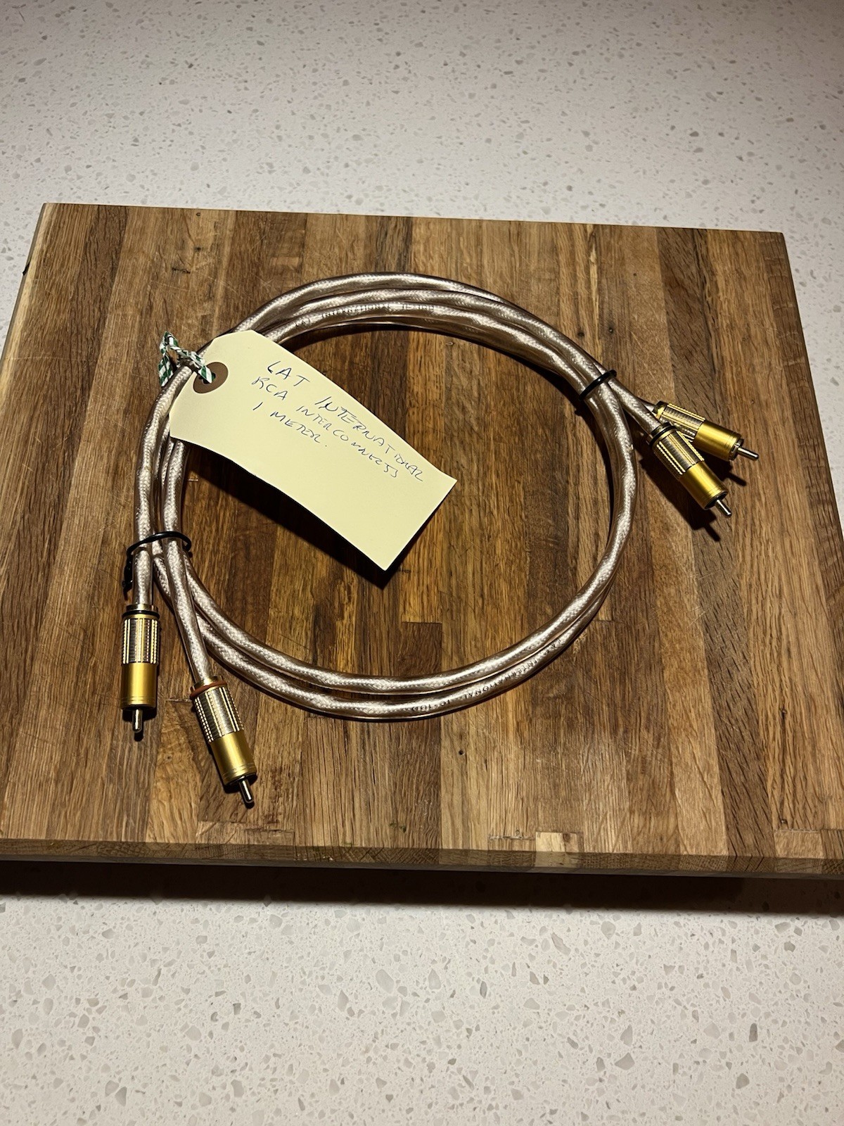 LAT International IC-100 RCA cable 1 Meter Pair
