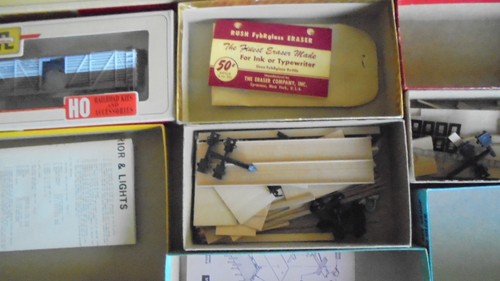 Lot of 12 HO car and building kits 1/87 - Picture 7 of 9