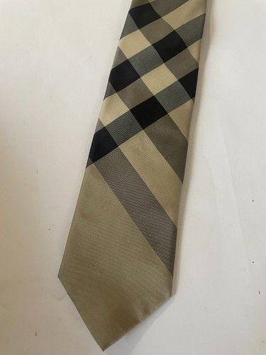 Nice Tie!_Burberry London Men's Classic Khaki Plaid Silk Tie_Made in Italy - Picture 4 of 5