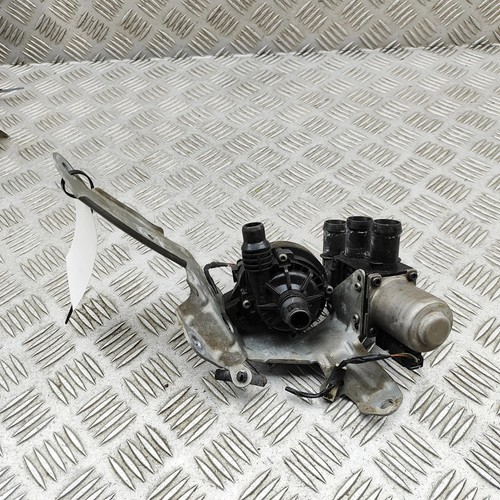 BMW X1 F48 Zusatzwasserpumpe 8840615 1,5 Benzin / Strom 162 kW 33945340