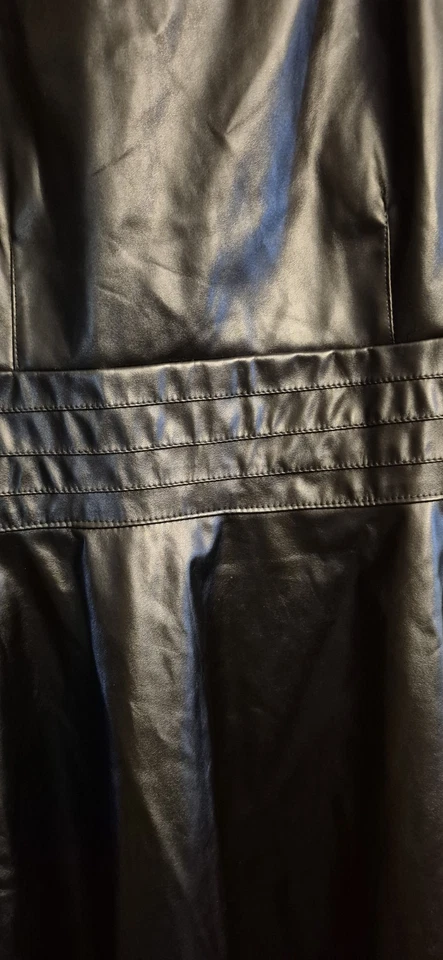 全新无标签 By & By Girls 16 黑色褶饰素食皮革连衣裙 适合和闪光盛装  — 第 2/4 张图片