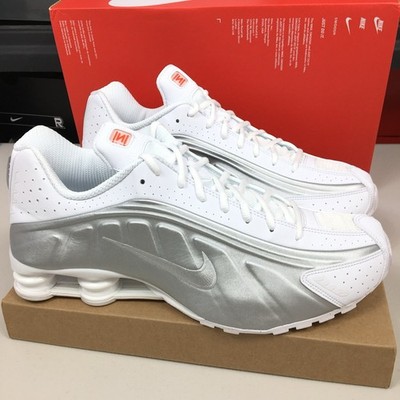 Nike Shox R4 White Metallic Silver Shoes HQ1988-101 Men's Size