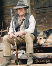 TOM BERENGER signed Autogramm 20x25cm HATFIELDS & MCCOYS in Person autograph COA