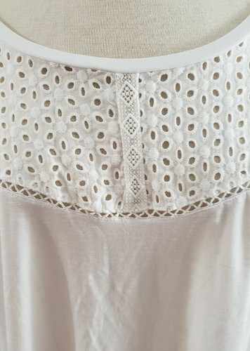 Lane Bryant Top Eyelet Lace High Low Hem Plus 26/28 White - Picture 5 of 8
