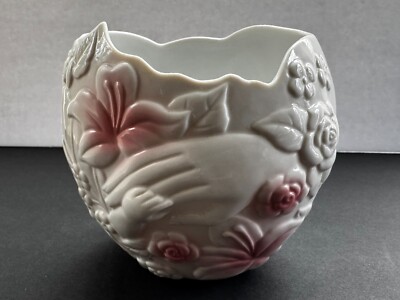 Vintage FTD 1993 Mother & Child hands white and pink Ceramic Planter Vase