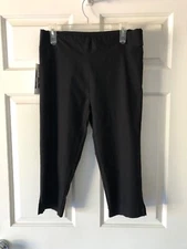 NWT - All Hours by Style Rite Black Capris Size Large