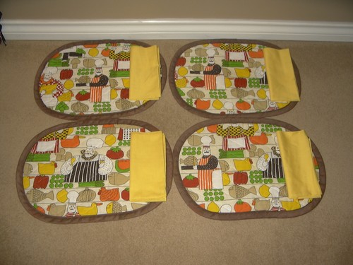 4 Vintage 60's-80's Retro Quilted Reversible Colorful Oval Placemats & Napkins