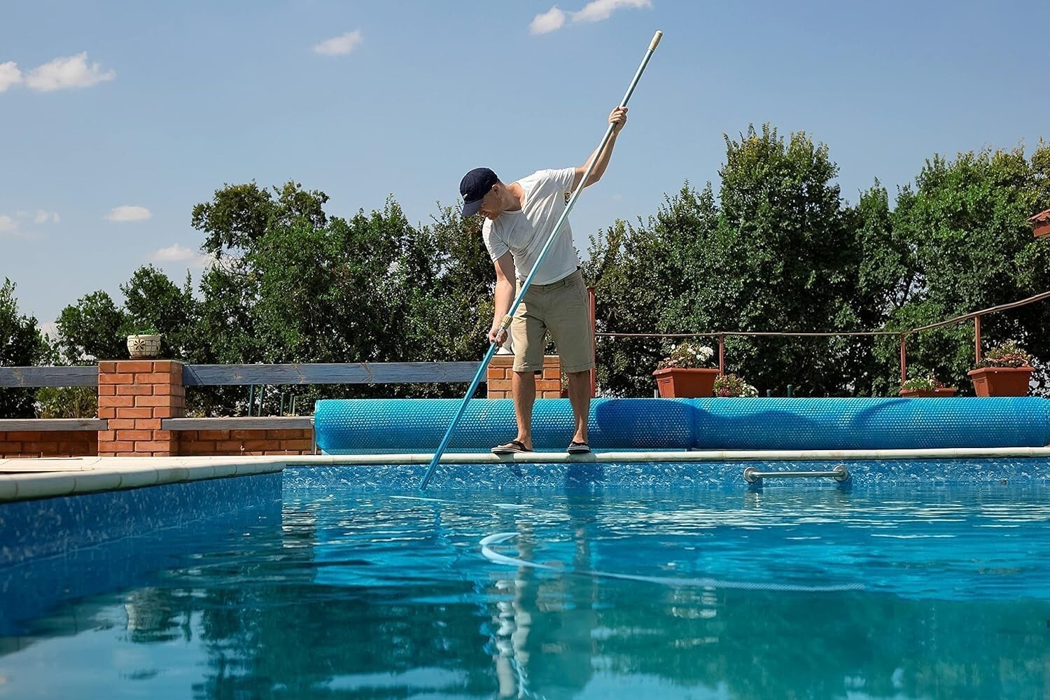 Lightweight & Sturdy Telescopic Pool Pole - 15FT Extendable for Easy Cleaning