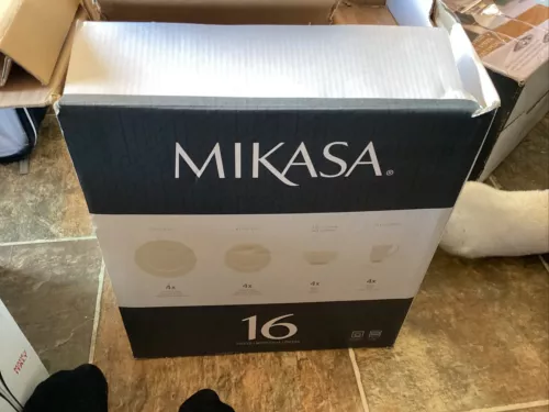 Mikasa Bordeaux White 16-Pc Dinnerware Set, Service for 4 NEW
