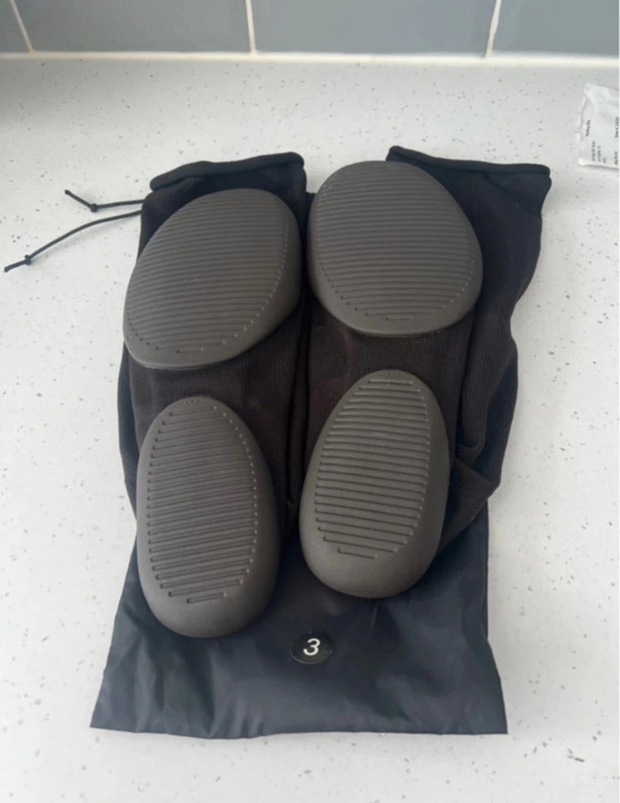 Yeezy Pods YZY PODS taglia 3 a mano pronte per la spedizione