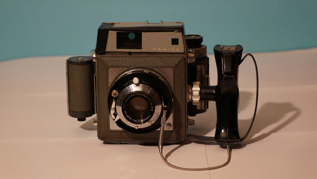 Caméra De Presse Mamiya Universal 6x9 Avec Capot De Mise Au Point – Occasion (Japon)