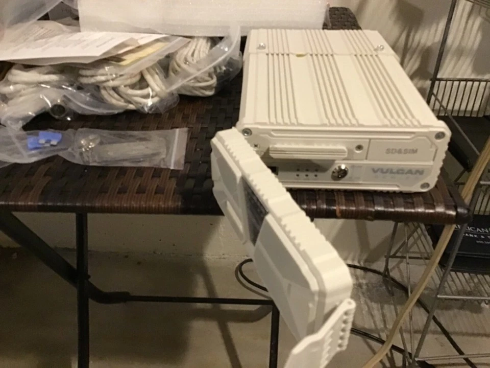 SISTEMA DE GRABACIÓN DVR MÓVIL PROFESIONAL ANGELTRAX VULCAN V5-500SD 5 CANALES Foto 4 de 4