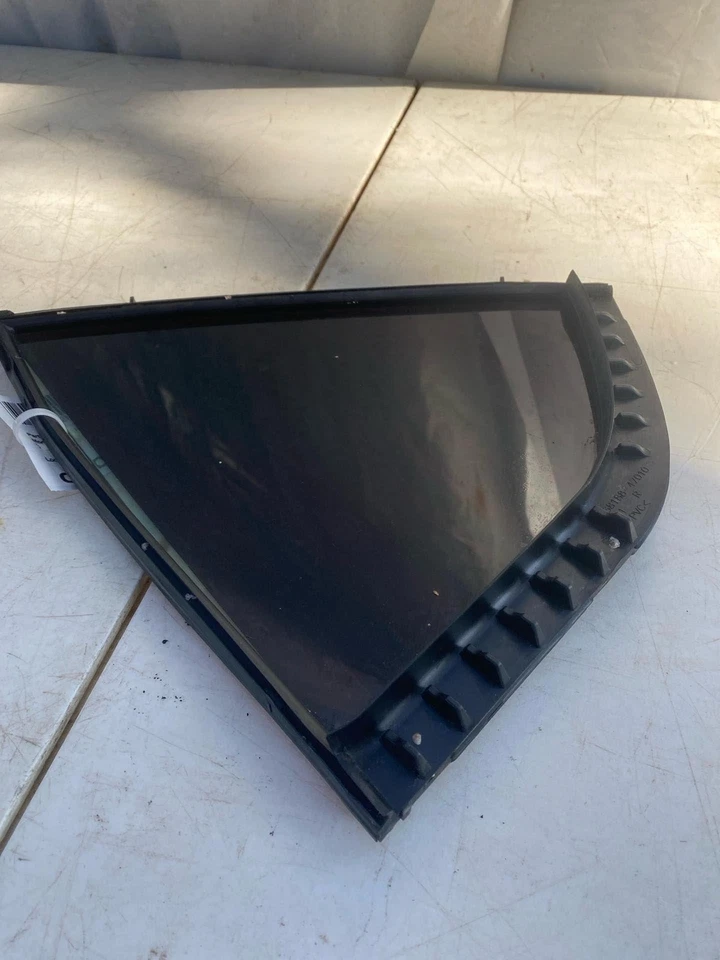 2002 TOYOTA PRIUS  Rear Window Quarter Glass Tinted Right Hand Passenger Side RH Foto 3 de 4