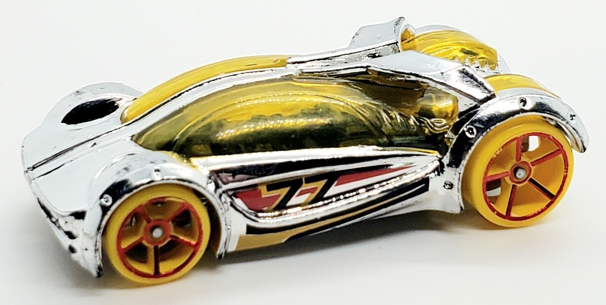 2015 HOT WHEELS IRIDIUM #77 CHROME / SILVER 1:64 DIECAST 2 3/4" CAR W/ YELLOW