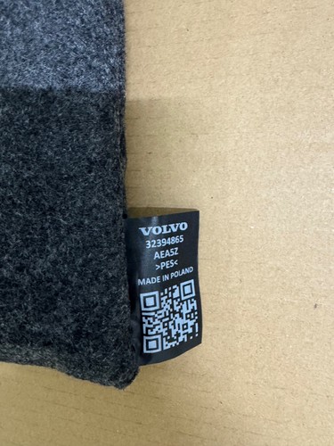 Volvo XC40 EC40 EX40 C40 Dog Guard Safety Cargo Net 32394865 NEW AND GENUINE - Picture 4 of 8