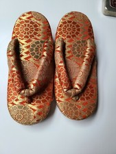 Vintage Japanese sandals small red gold thong shoe sz 2 decorative Asian shoe