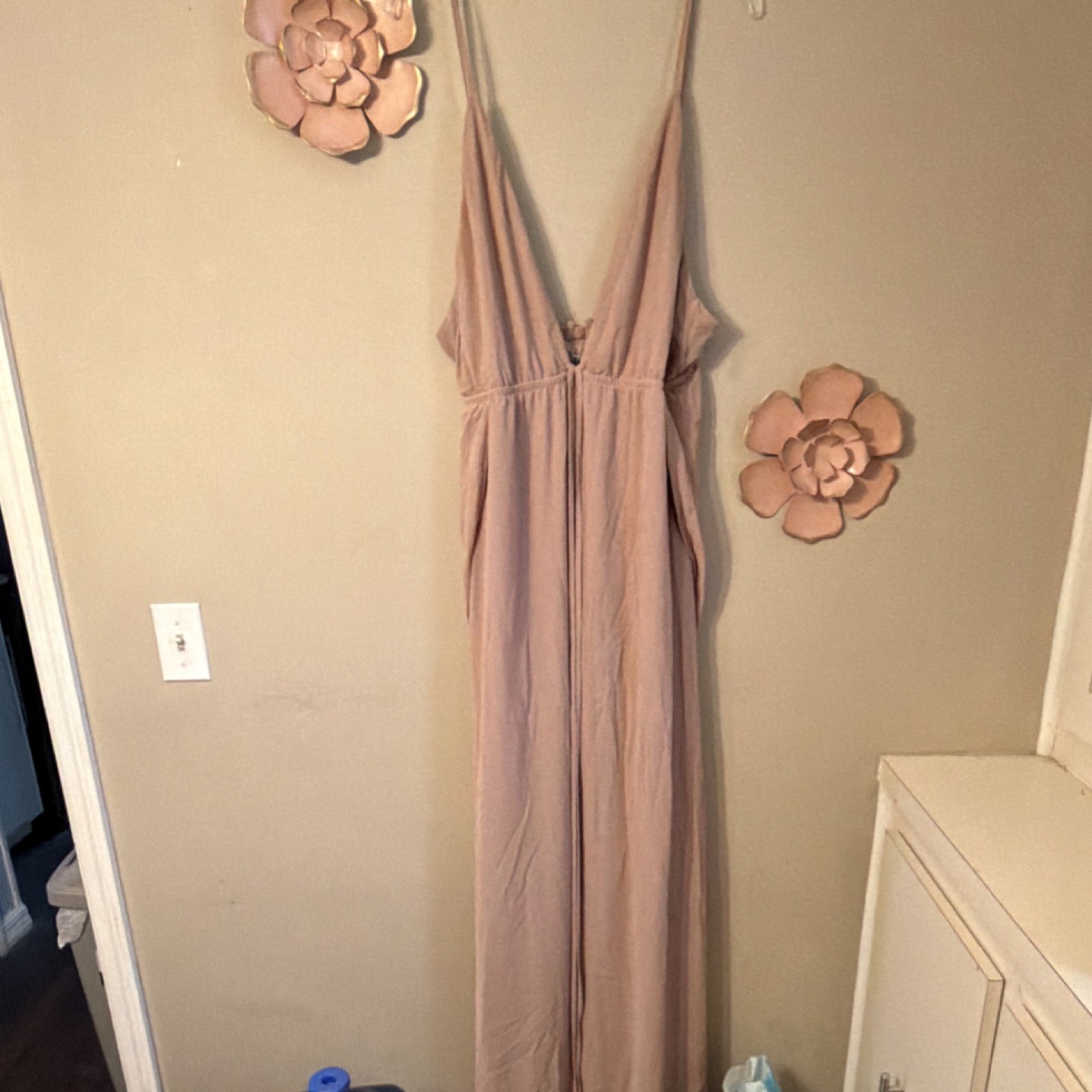 TOBI Beige Sleeveless Women's Jumpsuit V-Neck Solid One-Piece XL