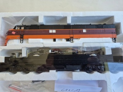 Proto 2000 - 920-40950 - E7 / 18B - Milwaukee Road -Sound (1)