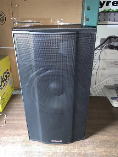 PAIR Klipsch KSB 3.1 Black Bookshelf Speaker **ONE HAS DAMAGE ON BACK COVER