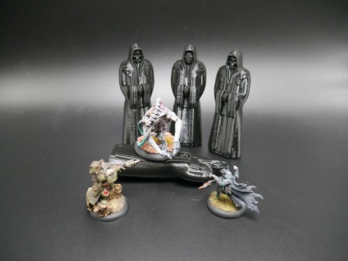 Tabletop Terrain Crypt Dark Priest Statues four total - Picture 10 of 12