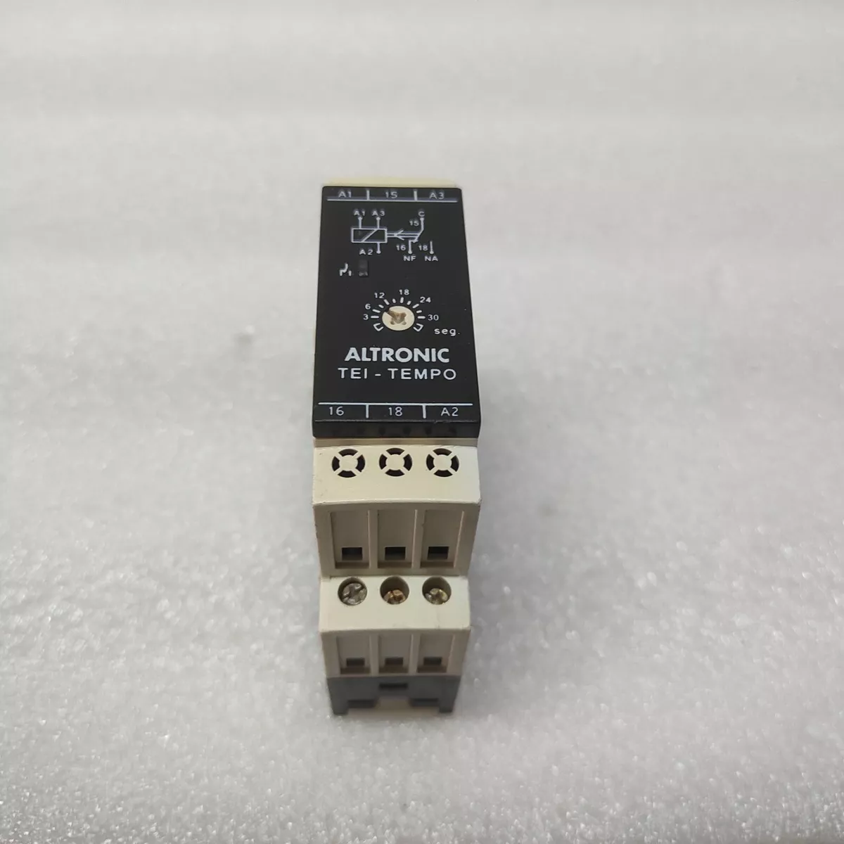 ALTRONIC TEI-01 MC TEI-TEMPO 30S MULTI FUNCTION TIME RELAY