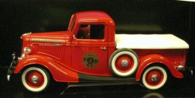 Solido 8003 Ford 1936 Pickup BEVERLY HILLS Fire Dept. 1/18 France Die-cast MIB