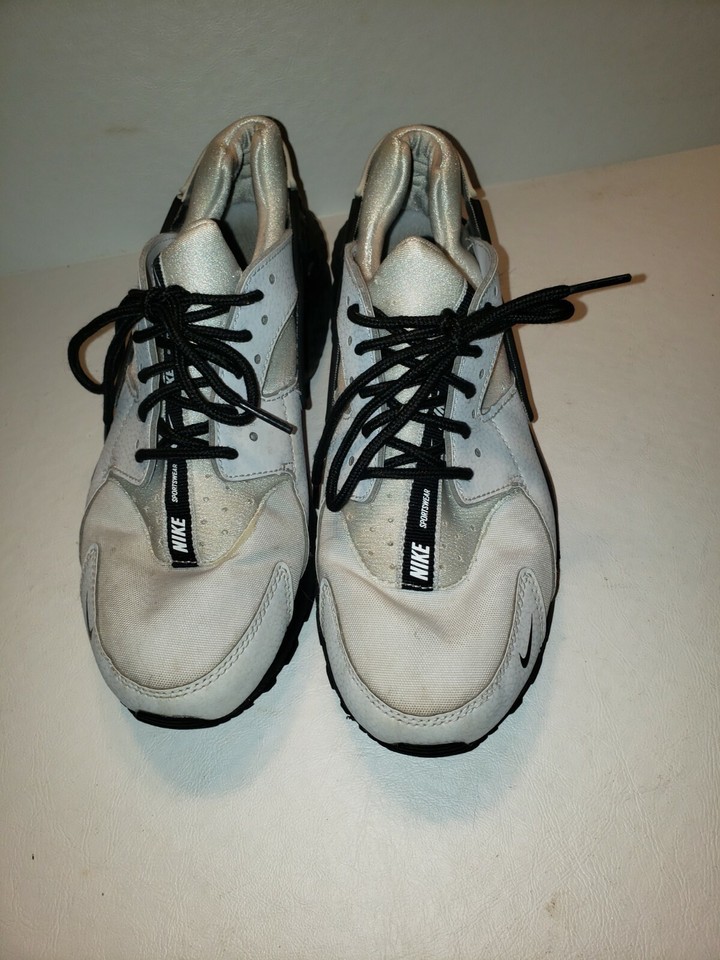 Nike Huarache Run Running Shoes Youth Size 7Y EUR 40 White Black eBay