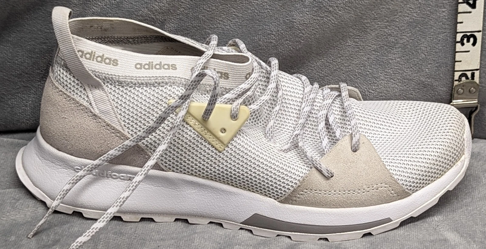 Scarpe da donna Adidas taglia 8 Quesa bianche B96519 sneakers running scarpe da ginnastica usate in ottime condizioni