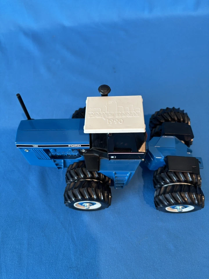 1/32 Vintage Ford 1156 Dual Wheels Versatile Tractor, Parts Mart 1990, Preowned - Image 4 of 4
