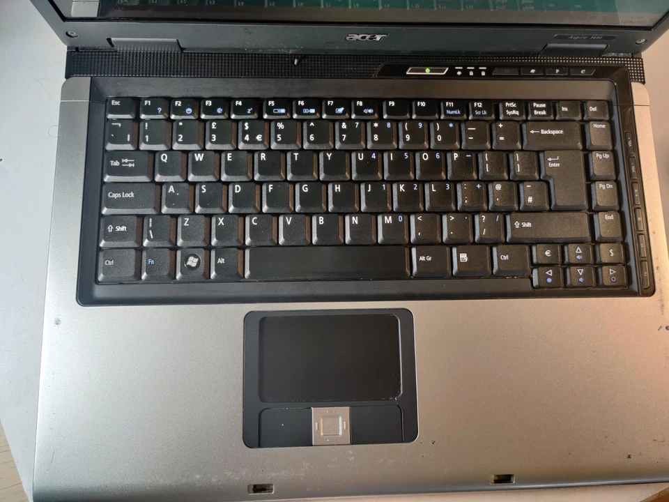 Acer Aspire 3690 Old Laptop Working 120GB HDD, 2GB RAM #257H Read Description  - Image 2 of 4