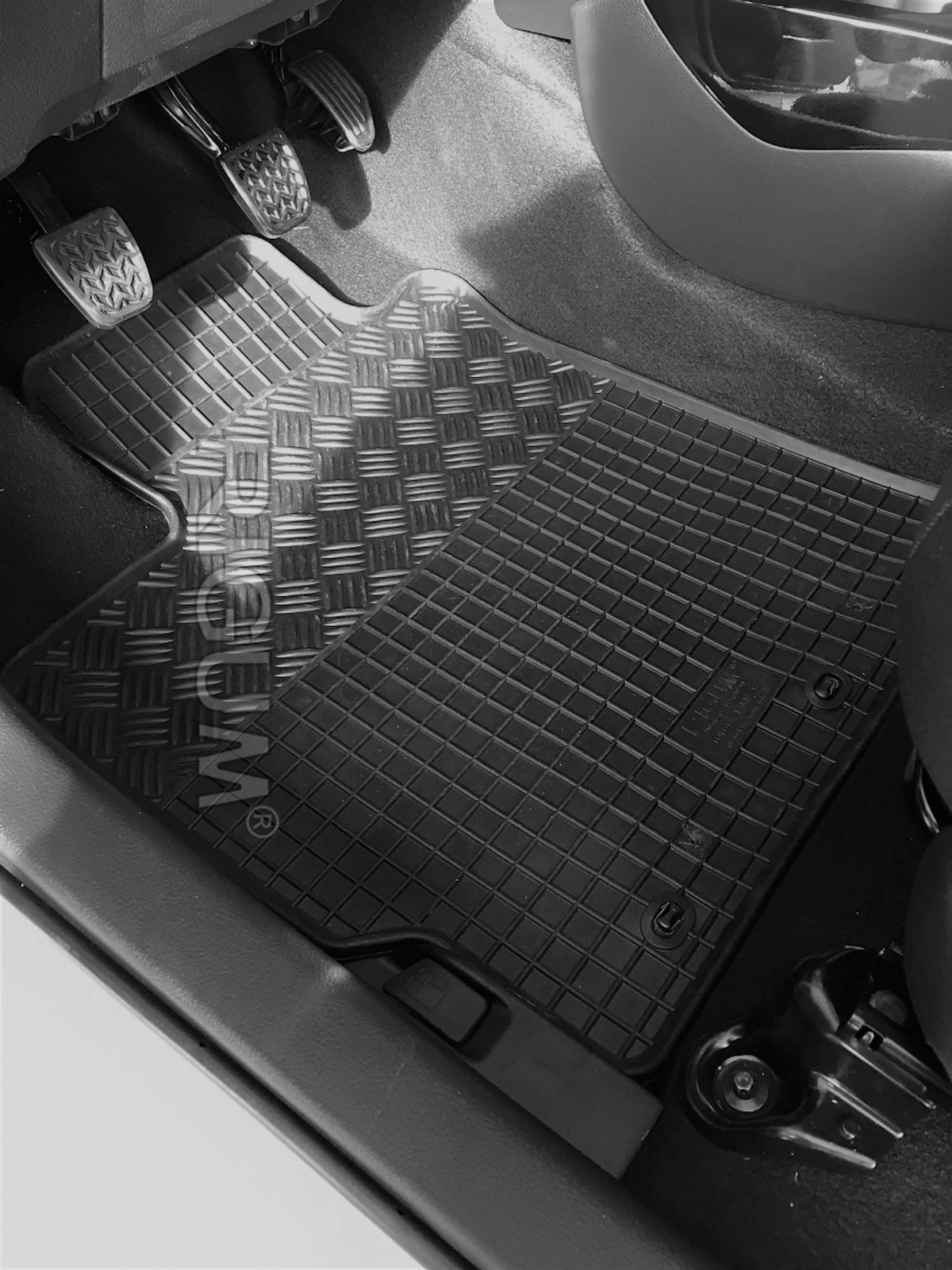 Tappetini e zerbini in gomma TOYOTA YARIS 3 Hybrid HB 2011-2020 3D Troughs