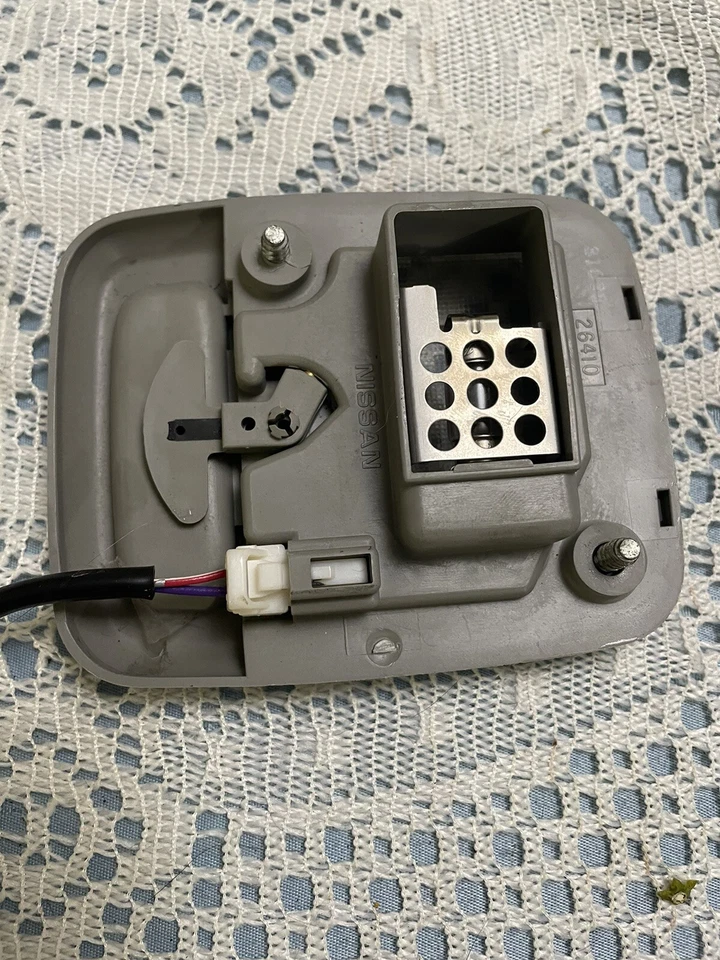 2000-2006 Nissan Sentra GXE Sport XE Interior Roof Dome Light Assembly Gray - Image 3 of 4