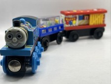 Thomas  Friends Wooden Train BIRTHDAY THOMAS, BOXCAR  CONFETTI CARGO