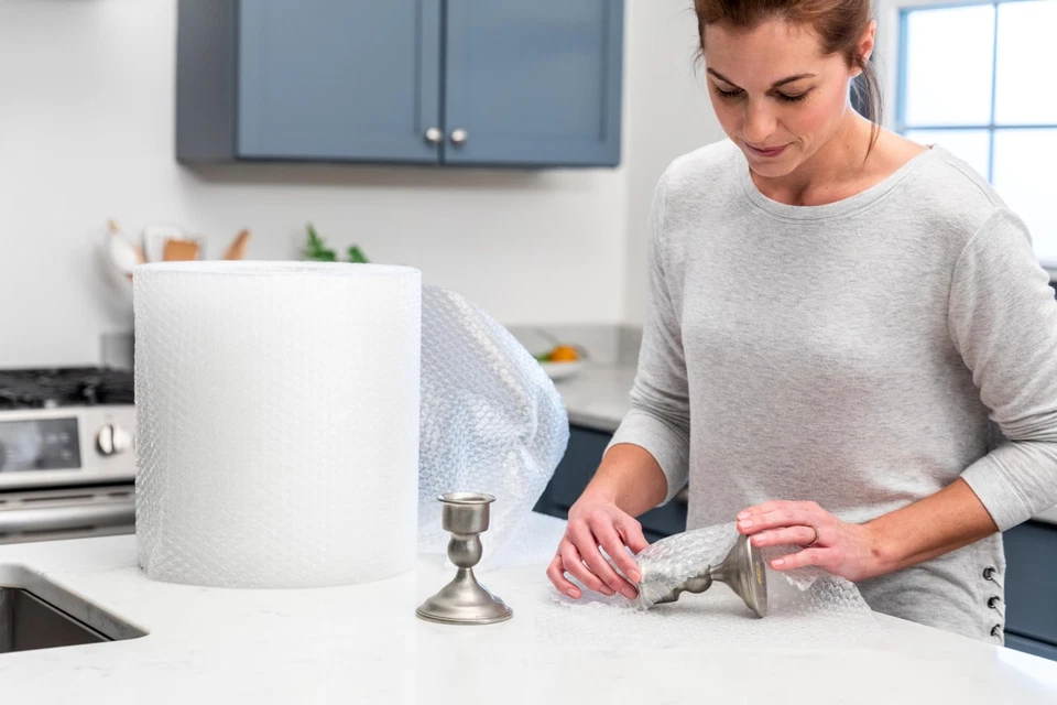 Duck Brand 12in x 175ft Small Bubble Cushioning Wrap for Fragile Items Shipping - Image 4 of 4