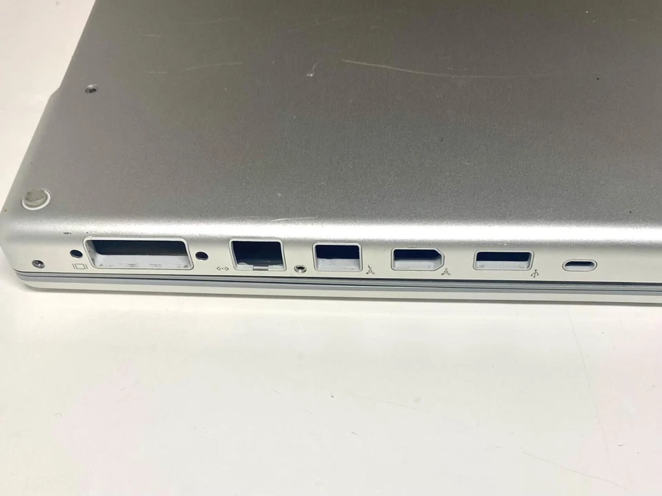 Apple MacBook Pro A1229 17" Laptop -  (Mid 2007) - Image 3 of 4