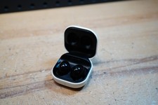 M Samsung Galaxy Buds 2 SM-R177 True Wireless Earbuds White Case Black Buds