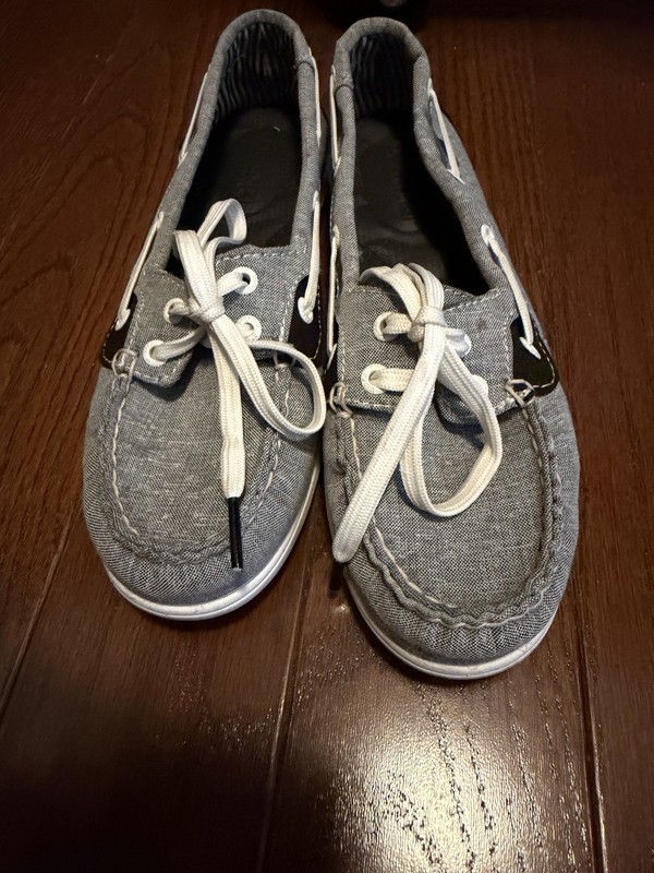 NWT Women’s Sperry Navy Boat Shoes. Size 5.5. Pet / Smoke Free Home