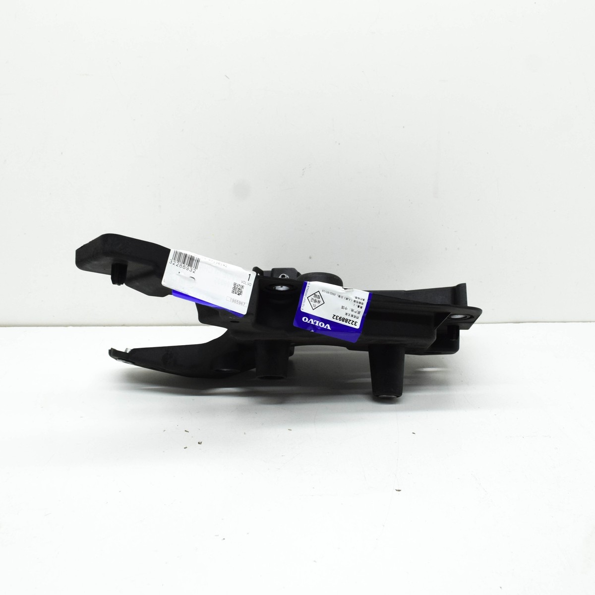 VOLVO XC60 MK2 Front Left Fender Carrier 32288932 NEW GENUINE | eBay 