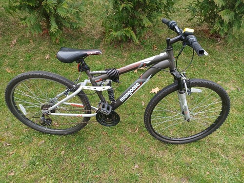 Mongoose Ledge 2.1 Mountain Bike, 26 