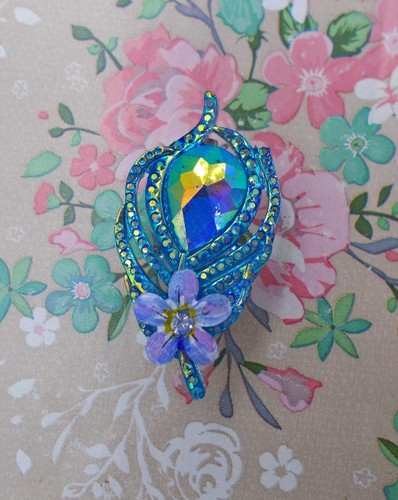 Blue FORGET-ME-NOT & PEACOCK RHINESTONE LEAF BROOCH Friendship Pin HAND PAINTED - Picture 3 of 8