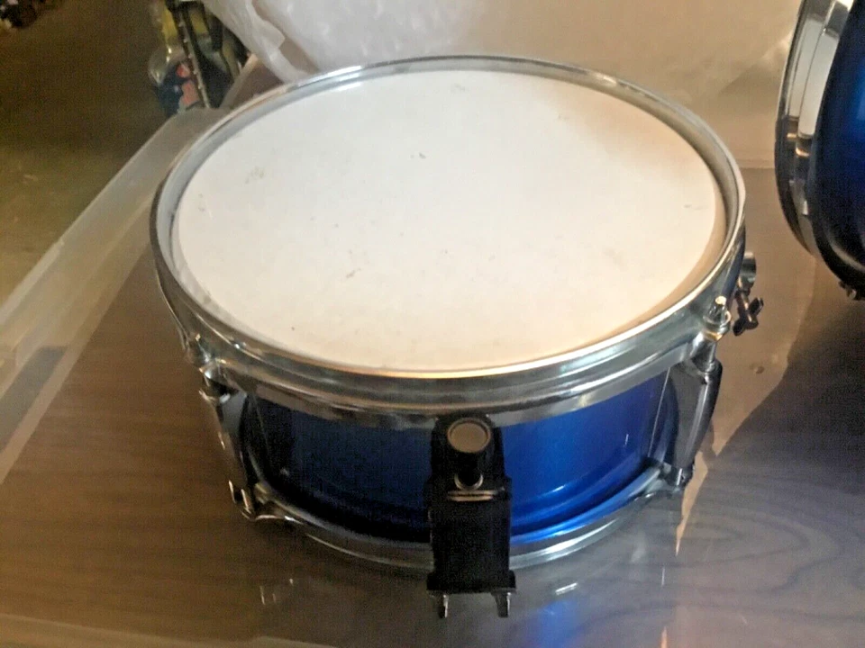 Juego de batería Spectrum Blue Sparkle 10x4 redoblante 13x8" bombo buen estado Foto 3 de 4