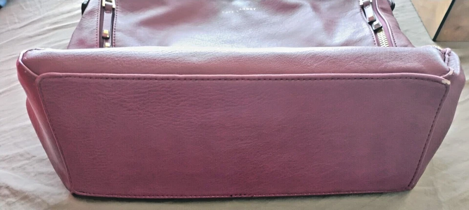 Cartera Kate Landry RARA Vintage Cuero Rojo Oscuro Doble Cremallera Lateral, Interior Dorado. Foto 3 de 4