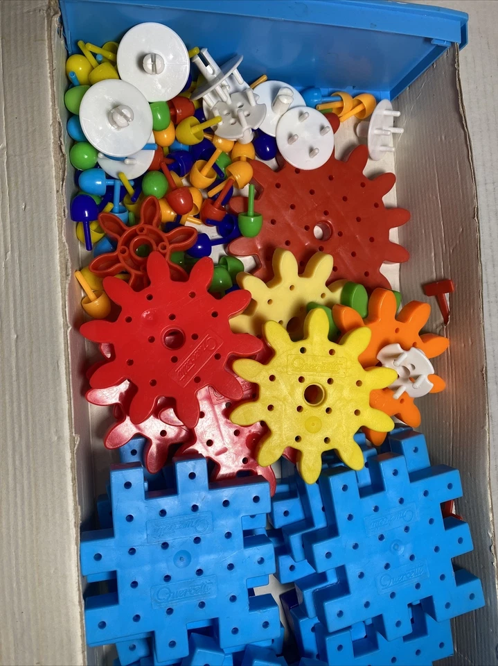 Vintage Quercetti 90+ The Towable Cart- Building Set #2350 Made In Italy “As Is” - Image 4 of 4