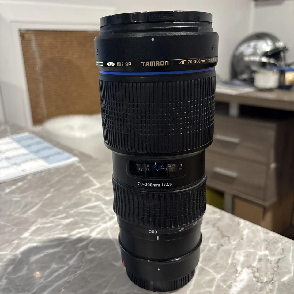 Tamron AF 70-200mm F/2.8 Di LD IF Macro Lens A001 For Canon DEFECTIVE FOR PARTS - Image 2 of 4