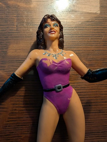 Vintage 1980s LJN Rubber WWE WWF Wrestling Action 7.25" Figure MISS ELIZABETH - Picture 4 of 8
