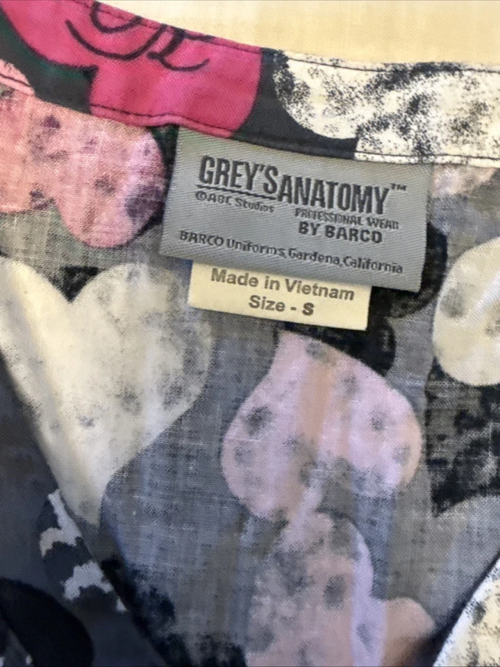 Grey’s Anatomy scrub top S gray with multicolor heart patern print - Image 2 of 4