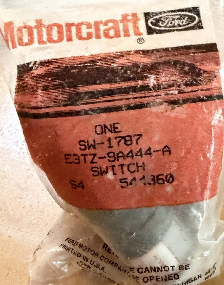 Controlador de bujía incandescente diésel Ford IDI 6,9 L E3TZ-9A444-A SW1787 OEM FORD 1983-1986 Foto 4 de 4