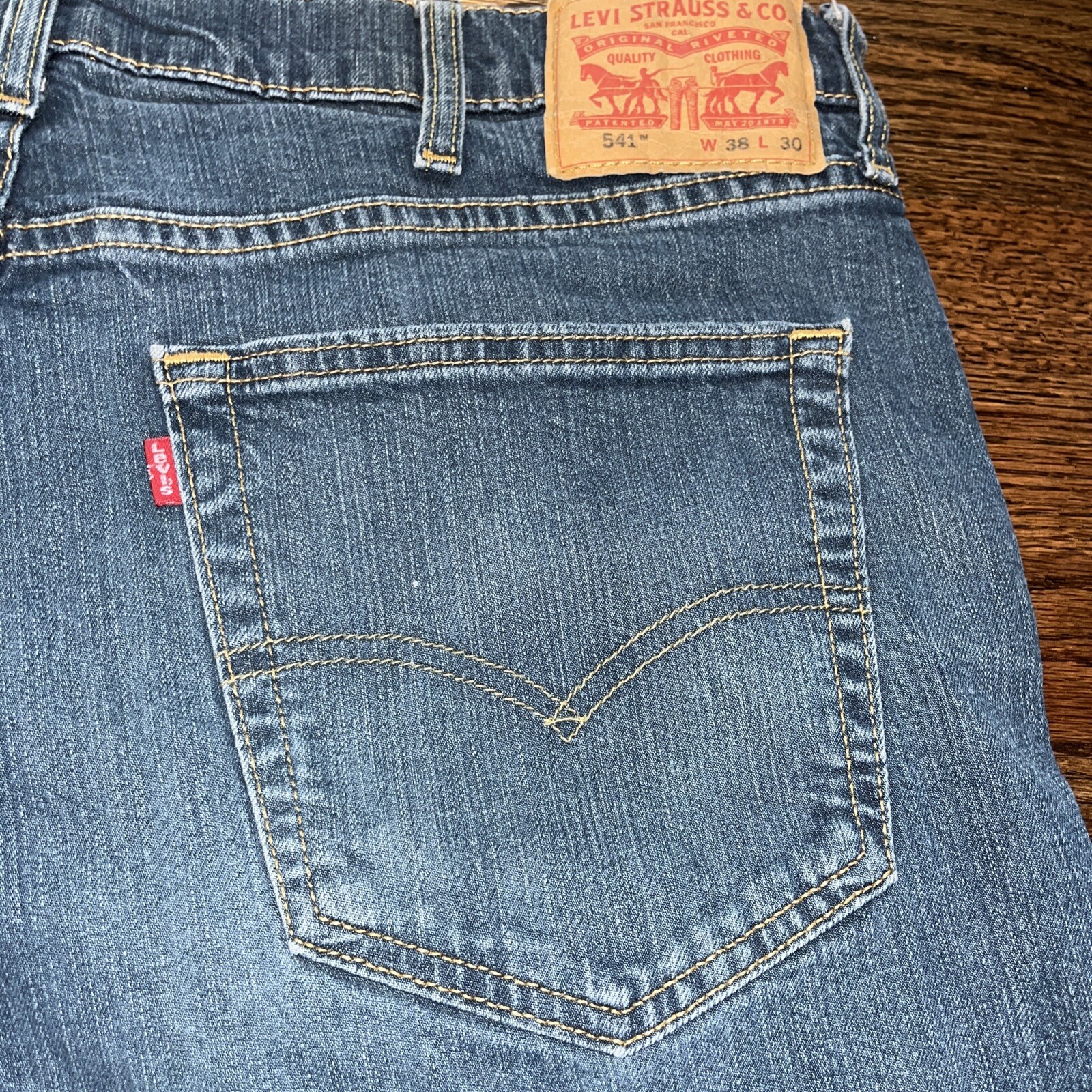 Levi's 541 Jeans Men's 37 X 28 Med Wash Blue Denim Athletic Fit Relaxed Stretch - View 10