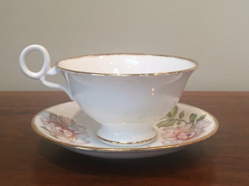 Radfords Crown China WHITE FLORAL BRUSHED GOLD Footed Cup & Saucer Set - Picture 7 of 10